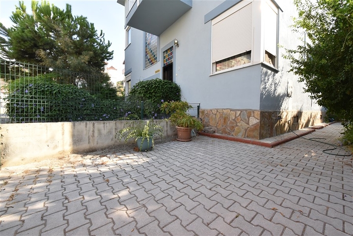 Villa mit 6+1 Grundriss mit separater Küche in Kestel