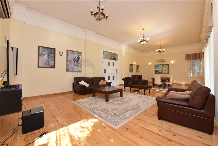 Villa mit 6+1 Grundriss mit separater Küche in Kestel