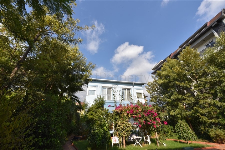 Villa mit 6+1 Grundriss mit separater Küche in Kestel