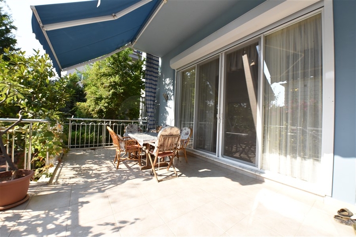 Villa mit 6+1 Grundriss mit separater Küche in Kestel