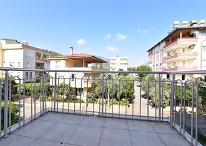 Villa mit 6+1 Grundriss mit separater Küche in Kestel