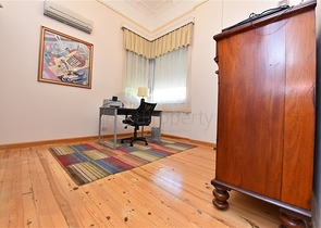 Villa mit 6+1 Grundriss mit separater Küche in Kestel