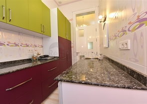 Villa mit 6+1 Grundriss mit separater Küche in Kestel