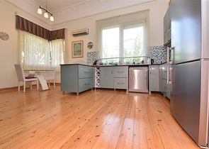 Villa mit 6+1 Grundriss mit separater Küche in Kestel