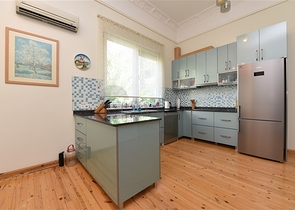 Villa mit 6+1 Grundriss mit separater Küche in Kestel