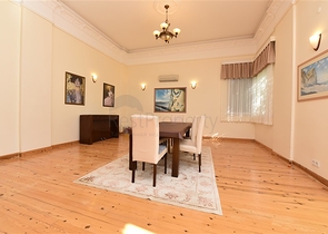 Villa mit 6+1 Grundriss mit separater Küche in Kestel