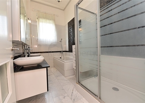 Villa mit 6+1 Grundriss mit separater Küche in Kestel