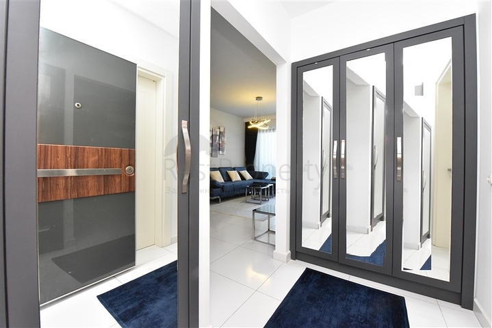 Wohnung in einem 1+1 Luxus-Komplex im Stadtteil Kargicak