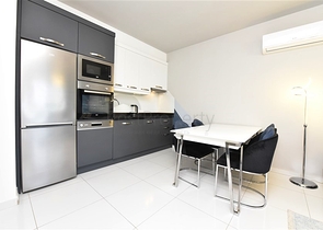 Wohnung in einem 1+1 Luxus-Komplex im Stadtteil Kargicak