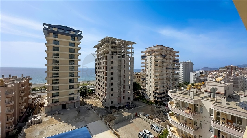1+1-Wohnung in einem Luxus-Komplex an der ersten Küste