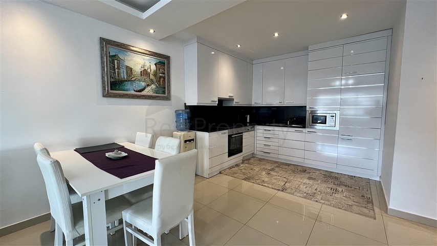 Gemütliche 2+1 Wohnung 50 m vom Meer entfernt im Stadtteil Tosmur