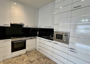 Gemütliche 2+1 Wohnung 50 m vom Meer entfernt im Stadtteil Tosmur