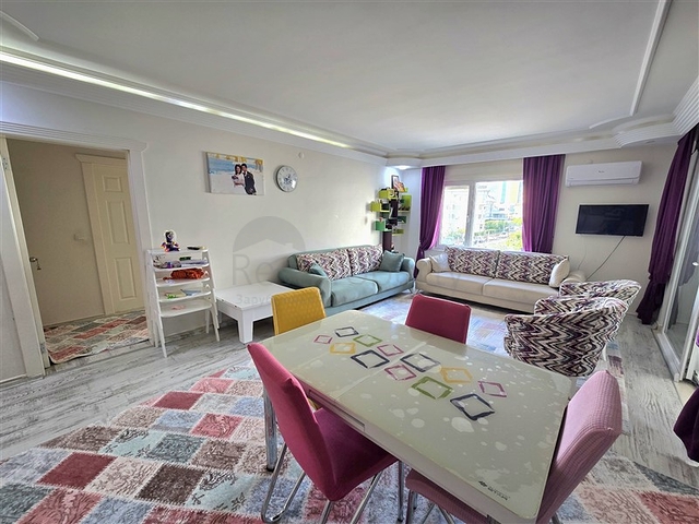 Geräumige 2+1-Wohnung im Zentrum von Oba