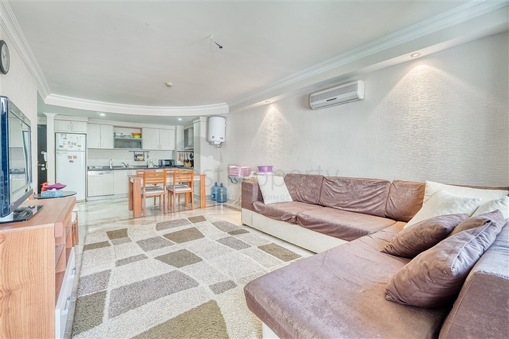 Zweizimmerwohnung mit Möbeln im Stadtteil Mahmutlar