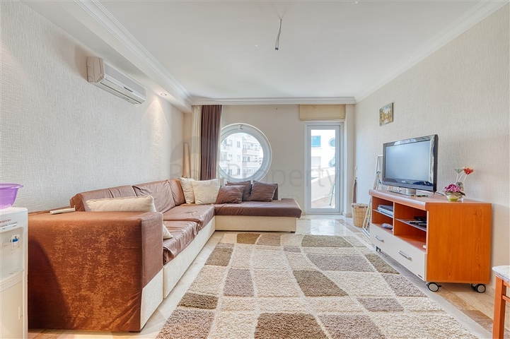 Zweizimmerwohnung mit Möbeln im Stadtteil Mahmutlar