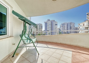 Zweizimmerwohnung mit Möbeln im Stadtteil Mahmutlar