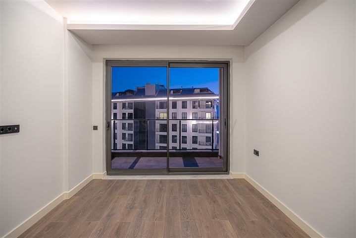 3+1 Wohnung in einem neuen Komplex in der Nähe von Kleopatra Beach