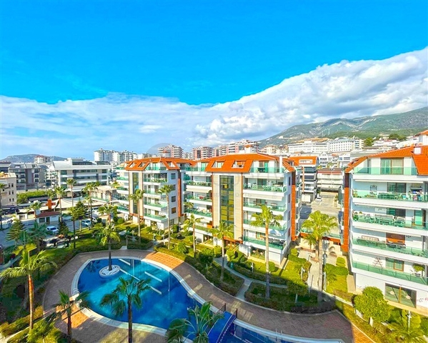 Geräumiges 4+1-Penthouse in einer modernen Anlage in Oba/Alanya