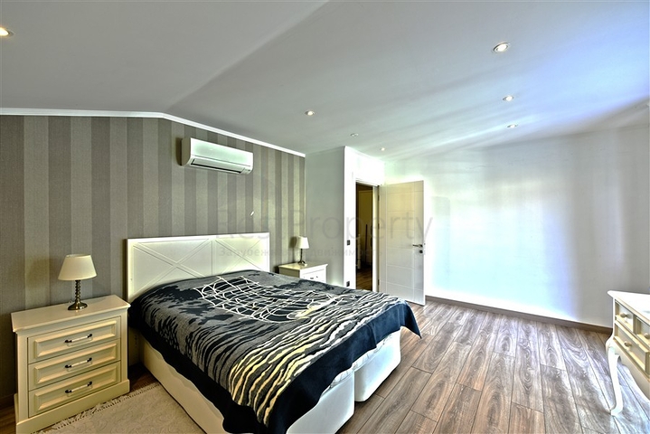 Geräumiges 4+1-Penthouse in einer modernen Anlage in Oba/Alanya