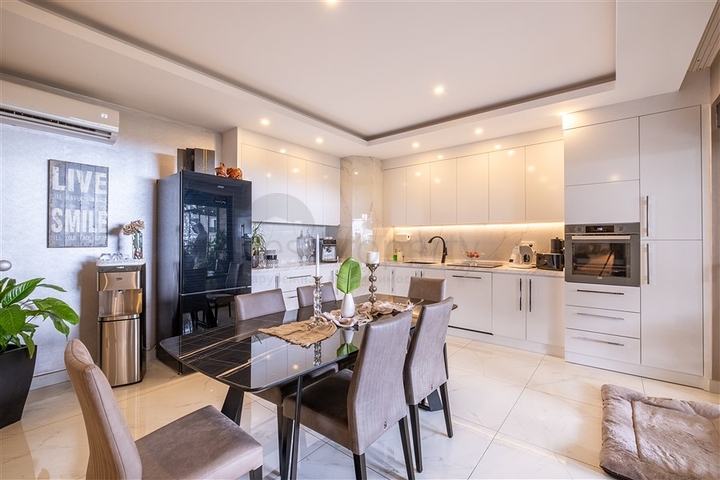 Geräumige 3+1 Wohnung im Zentrum von Alanya