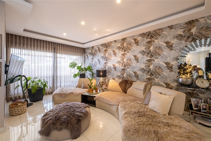 Geräumige 3+1 Wohnung im Zentrum von Alanya