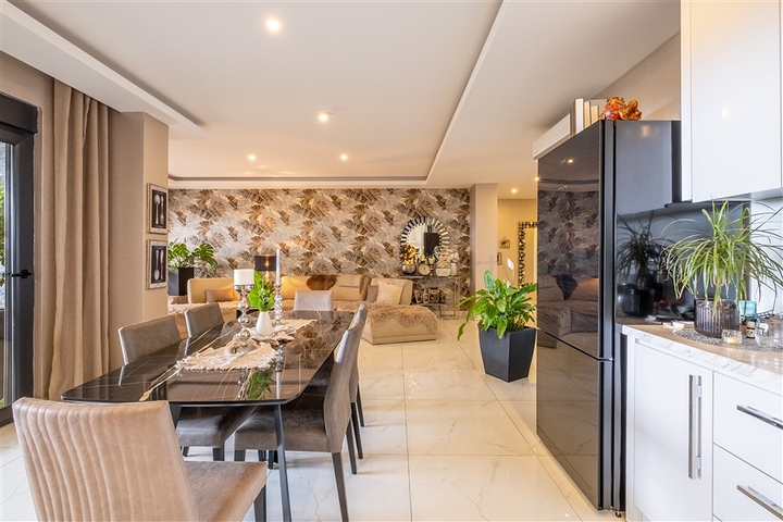 Geräumige 3+1 Wohnung im Zentrum von Alanya