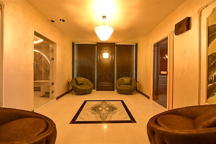 Penthouse 3+1 in einem neuen Komplex an der ersten Küste in Alanya