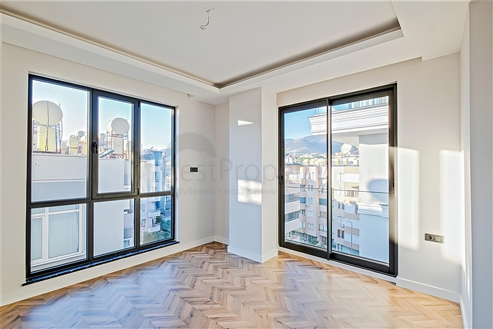 Penthouse 3+1 in einem neuen Komplex an der ersten Küste in Alanya