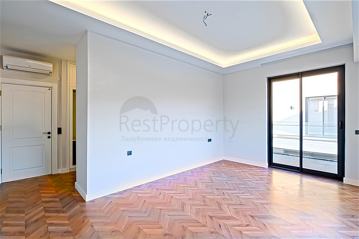 Penthouse 3+1 in einem neuen Komplex an der ersten Küste in Alanya