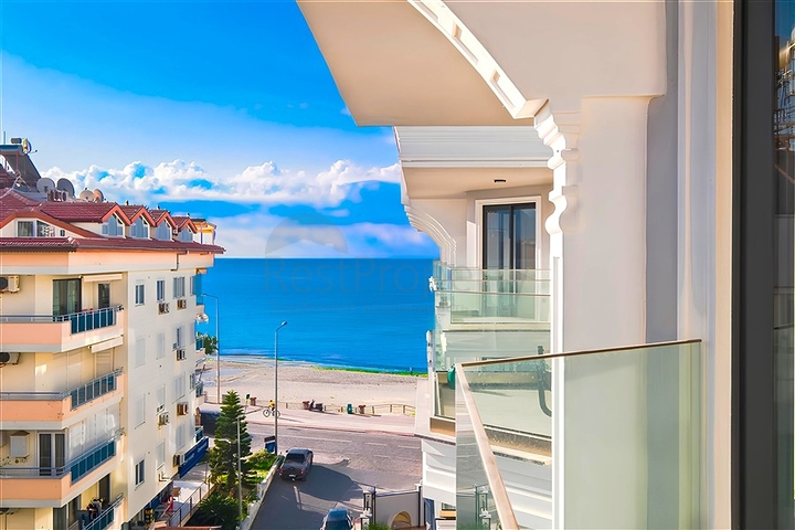 Penthouse 2+1 20 m vom Meer entfernt im Zentrum von Alanya