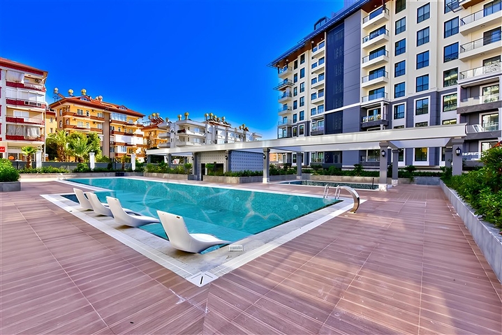 Penthouse mit drei Schlafzimmern in einem neuen Komplex mit Meerblick