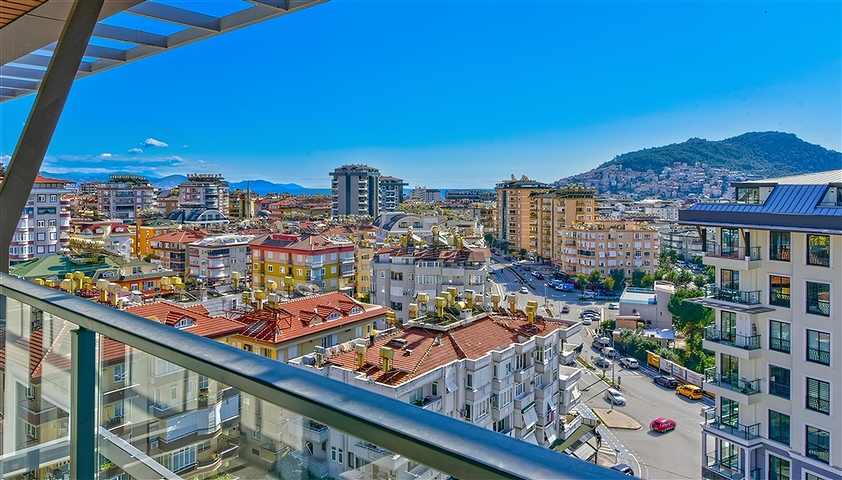 Penthouse mit drei Schlafzimmern in einem neuen Komplex mit Meerblick