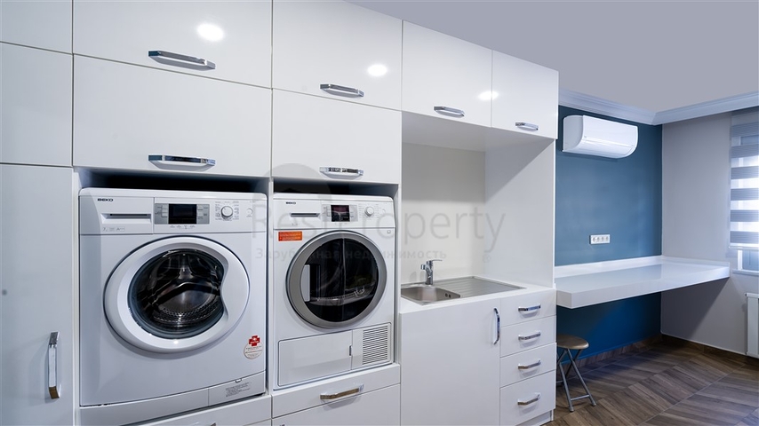 Geräumige Villa mit Meerblick im Zentrum von Alanya