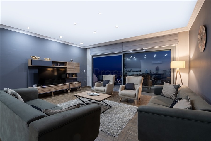 Geräumige Villa mit Meerblick im Zentrum von Alanya