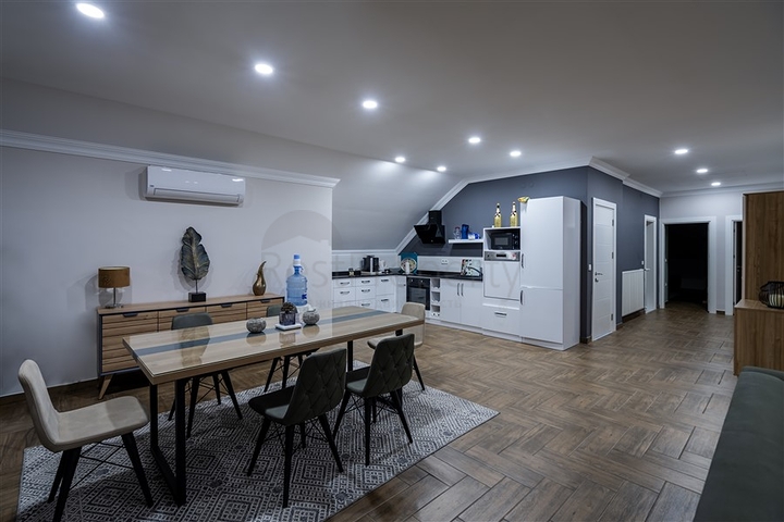 Geräumige Villa mit Meerblick im Zentrum von Alanya