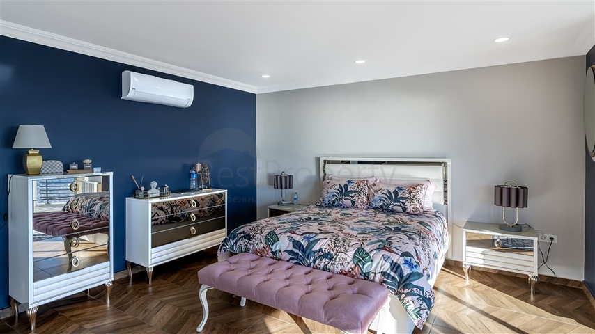 Geräumige Villa mit Meerblick im Zentrum von Alanya