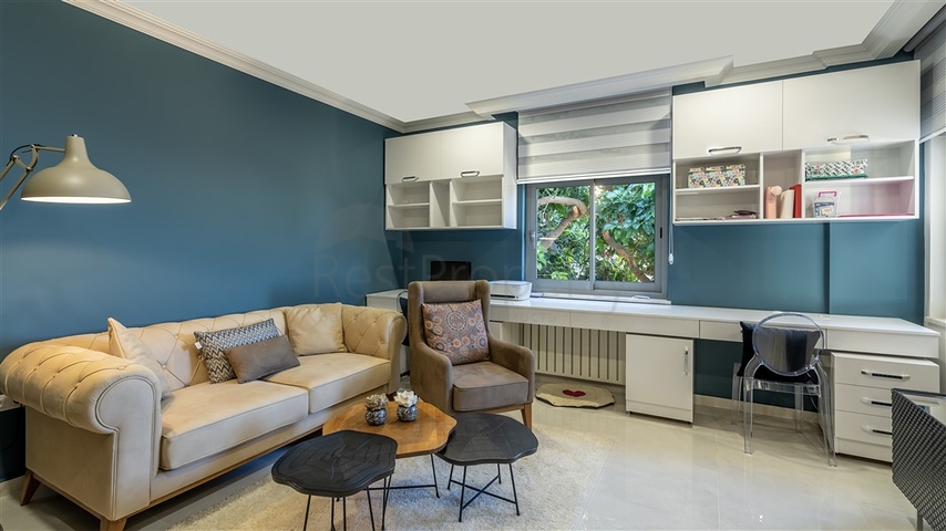 Geräumige Villa mit Meerblick im Zentrum von Alanya