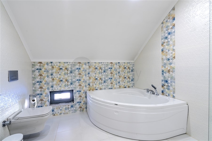 Geräumige Villa mit Meerblick im Zentrum von Alanya