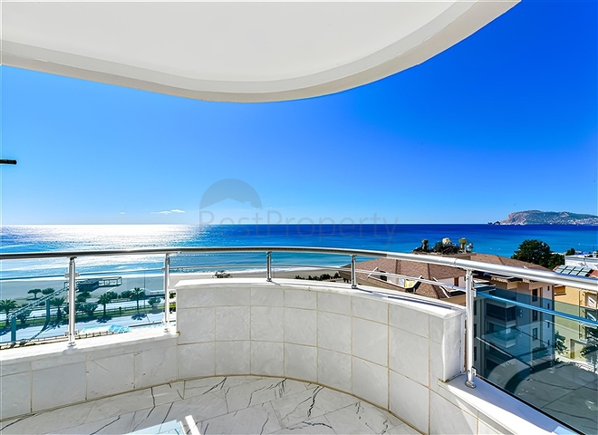 2+1 Wohnung in erster Linie mit Meerblick