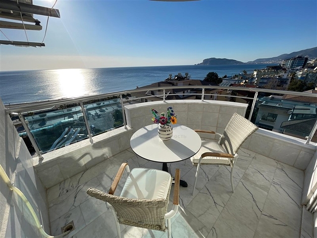 2+1 Wohnung in erster Linie mit Meerblick