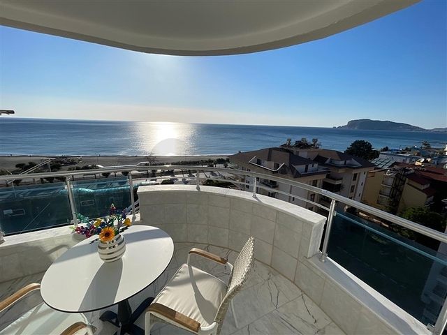 2+1 Wohnung in erster Linie mit Meerblick