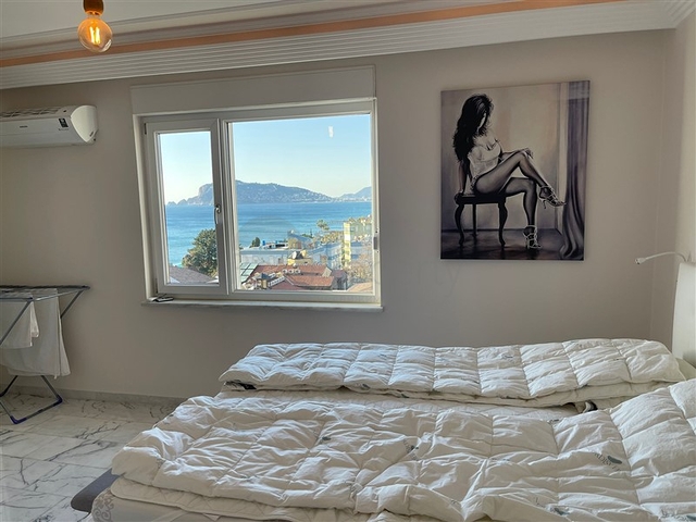2+1 Wohnung in erster Linie mit Meerblick