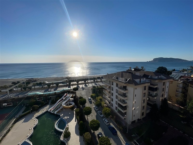 2+1 Wohnung in erster Linie mit Meerblick