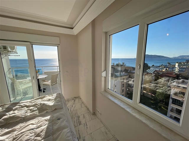 2+1 Wohnung in erster Linie mit Meerblick