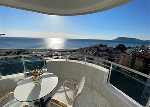 2+1 Wohnung in erster Linie mit Meerblick