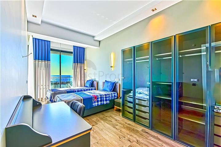 Komplex von luxuriösen Villen mit Meerblick in Avsallar