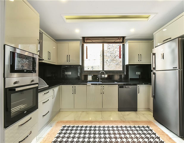 Moderne 5+1 Villa mit Meerblick im Zentrum von Alanya