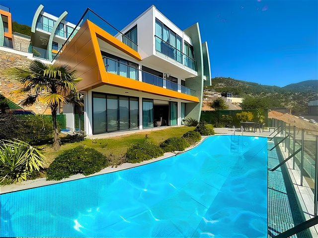 Moderne 5+1 Villa mit Meerblick im Zentrum von Alanya