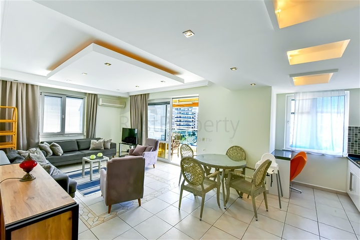 Möbliert 2+1 in Tosmur, 200 m vom Meer entfernt