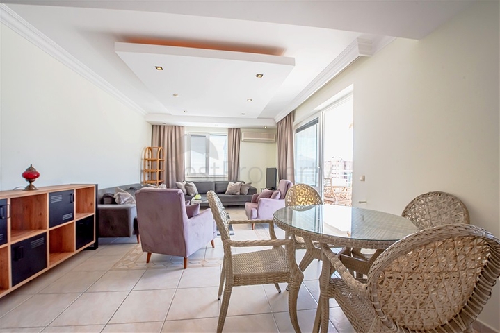 Möbliert 2+1 in Tosmur, 200 m vom Meer entfernt